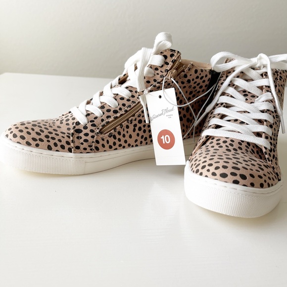 Cutest high top sneakers that go with everything! - Picture 4 of 5